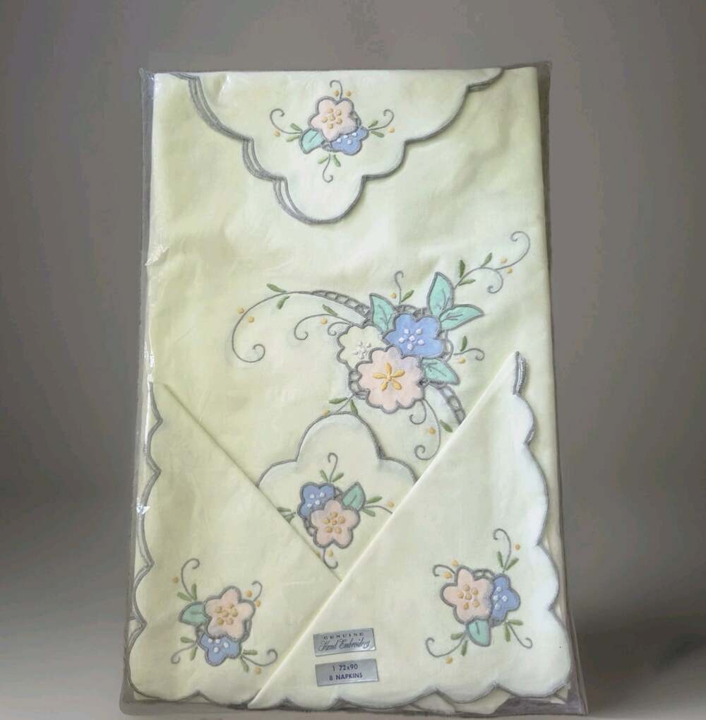 Genuine Hand Embroidery 72x90 Vintage Floral Tablecloth 8 Napkins Pastel Yellow